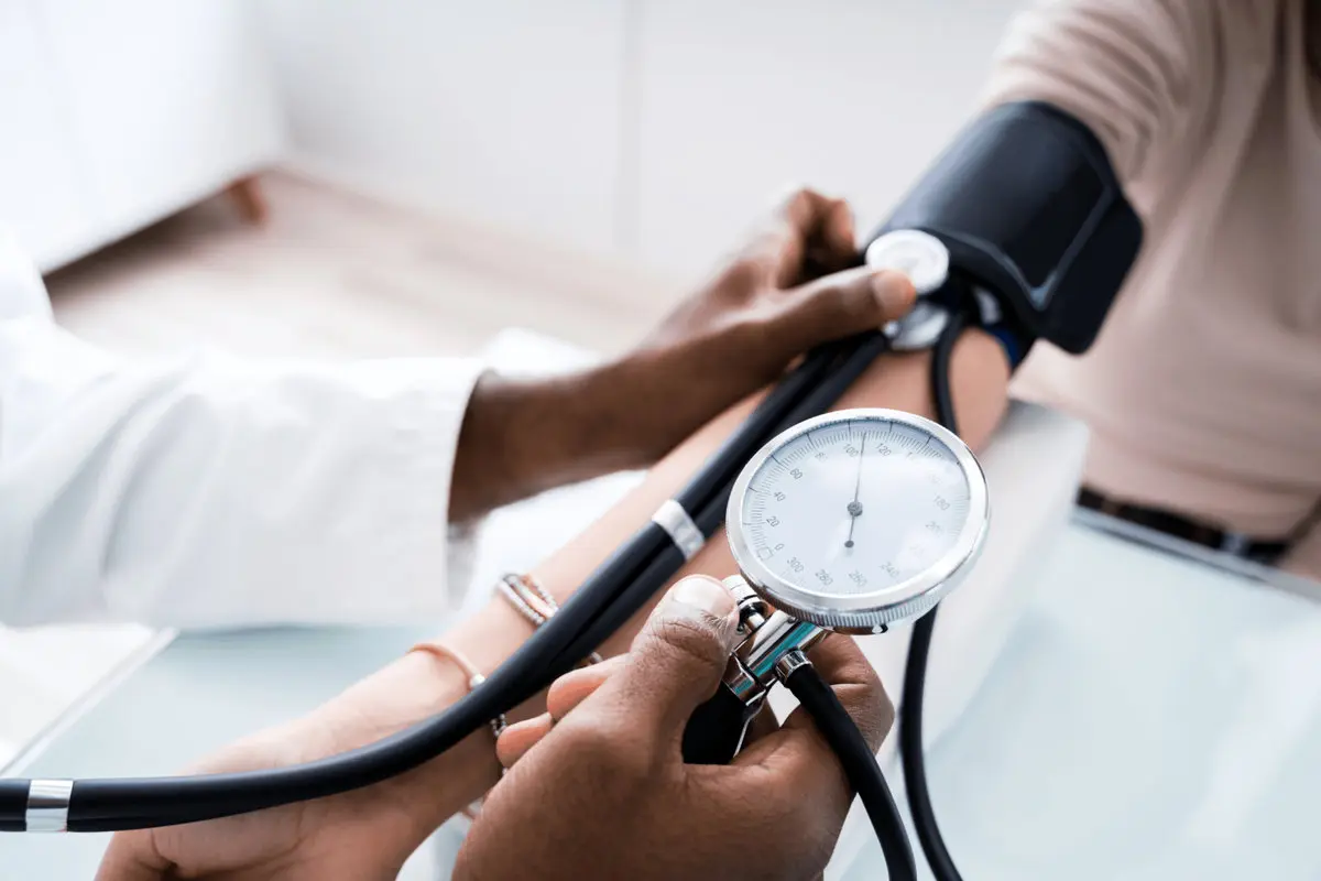 فشار خون بالا؛ علت، درمان و پیشگیری طبیعی فشار خون بالا؛ علت، درمان و پیشگیری طبیعی