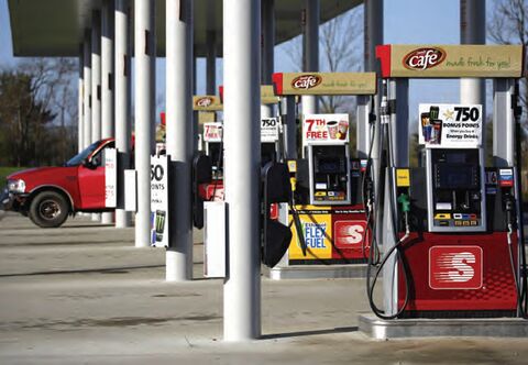 اثر معکوس تحریمهای نفتی بر بازار آمریکا اثر معکوس تحریمهای نفتی بر بازار آمریکا