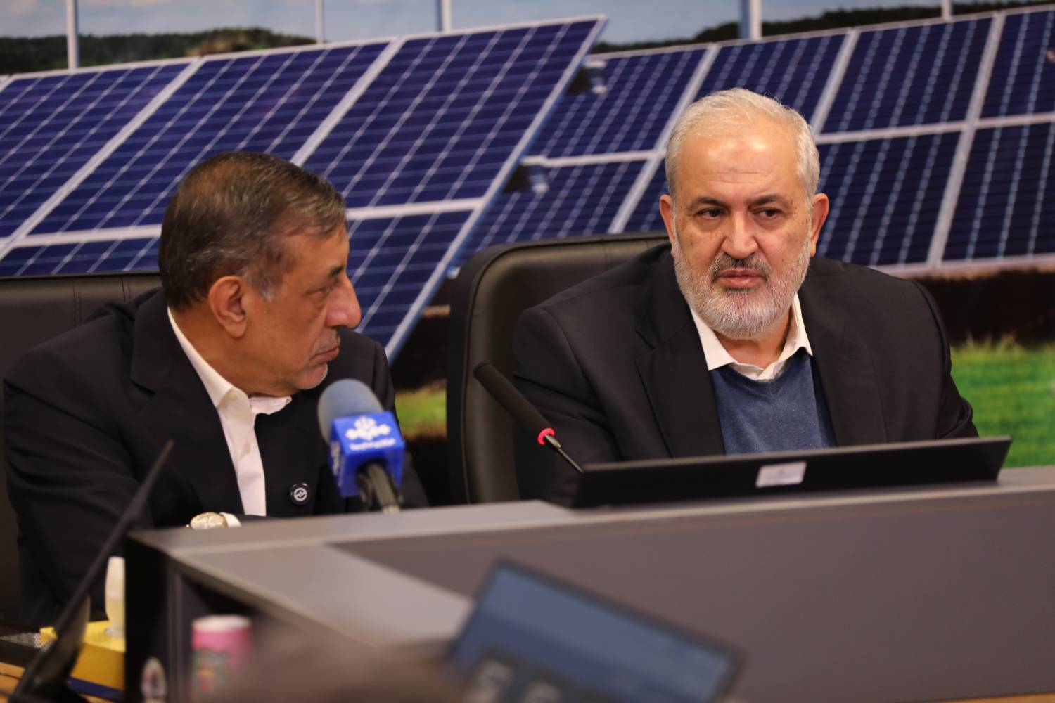 رانت مدیران دولتی با نصب پنلهای خورشیدی/ وزارت نیرو: کاهش تدریجی راندمان را قبول داریم رانت مدیران دولتی با نصب پنلهای خورشیدی/ وزارت نیرو: کاهش تدریجی راندمان را قبول داریم