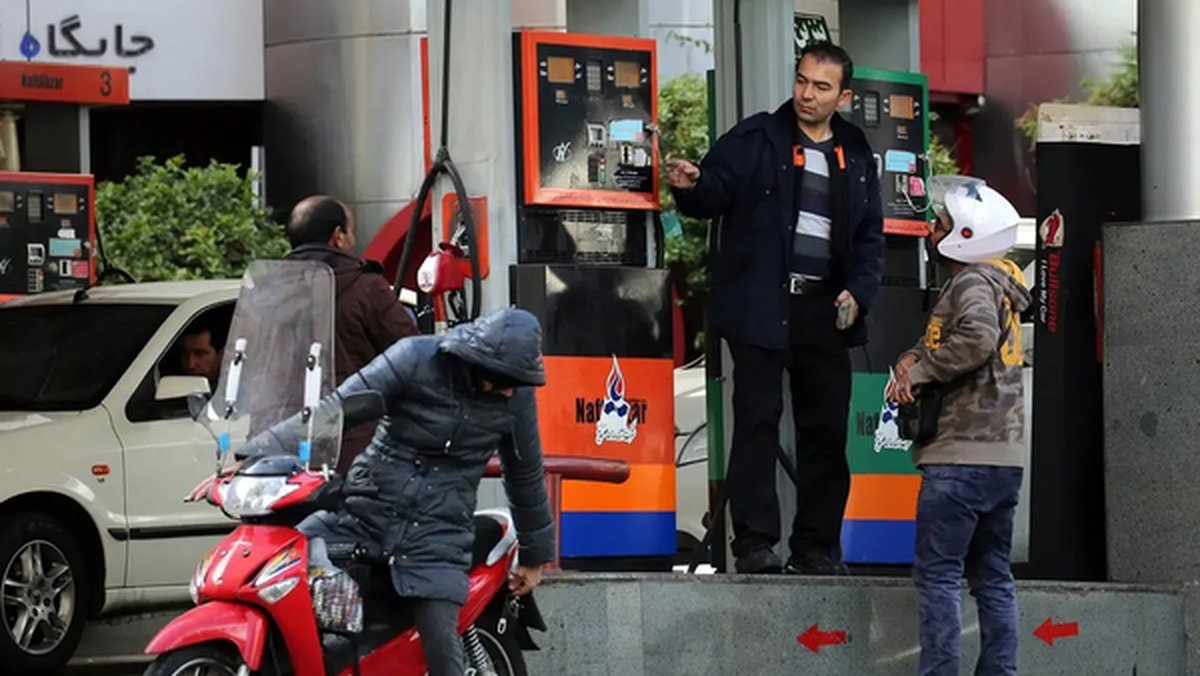 سقف ذخیره بنزین تثبیت شد/ سهمیههای مازاد حذف میشوند سقف ذخیره بنزین تثبیت شد/ سهمیههای مازاد حذف میشوند