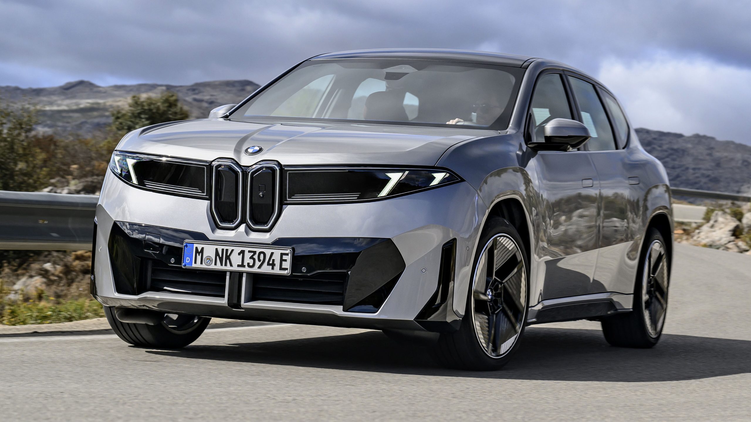 مدیرعامل فورد: اروپا خودروسازیاش را قمار کرده BMW iX3 Review 2025 | Top Gear