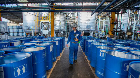 فشار استانداردهای آلایندگی، مسیر روغن موتور و گیربکس را تغییر داد فشار استانداردهای آلایندگی، مسیر روغن موتور و گیربکس را تغییر داد