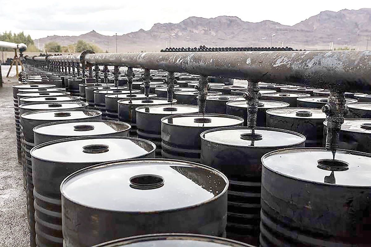 ماجرای مافیا و قاچاق قیر؟/ وزارت راه: نه تایید و نه تکذیب می کنیم ماجرای مافیا و قاچاق قیر؟/ وزارت راه: نه تایید و نه تکذیب می کنیم