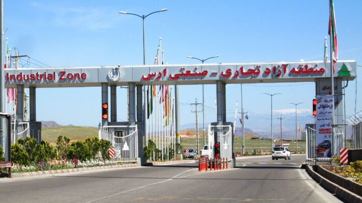 تصویب ۱۰۰ همت طرح سرمایهگذاری جدید در منطقه آزاد ارس تصویب ۱۰۰ همت طرح سرمایهگذاری جدید در منطقه آزاد ارس