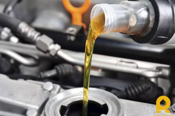 راهنمای جامع انتخاب روغن دنده صنعتی؛ کاهش استهلاک و افزایش راندمان ماشینآلات نقش افزودنیها در روغن دنده صنعتی