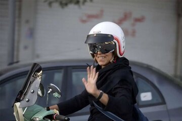 روزنامه نزدیک به قالیباف، مخالفتش با موتورسواری زنان را پس گرفت/ گواهینامه برای موتورسیکلت سواری زنان صادر می شود حتی اگر چندنماینده مخالف باشند روزنامه نزدیک به قالیباف، مخالفتش با موتورسواری زنان را پس گرفت/ گواهینامه برای موتورسیکلت سواری زنان صادر می شود حتی اگر چندنماینده مخالف باشند