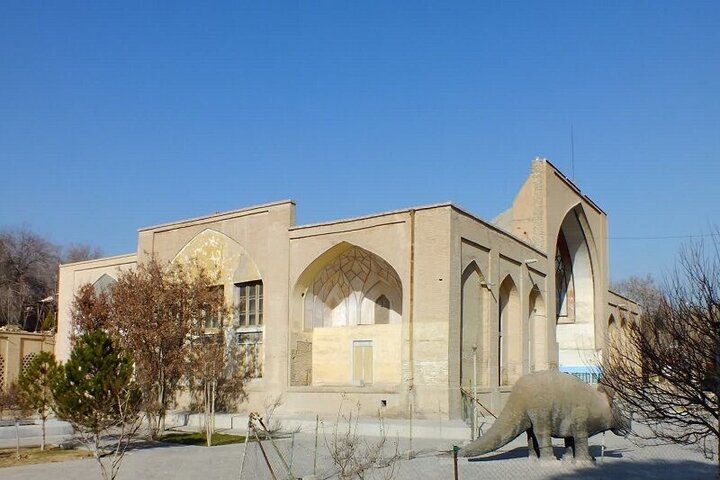 سرنوشت یک میراث جهانی زیر سایه اختلافات؛ تالار تیموری در معرض تخریب سایه اختلاف بر یک میراث جهانی؛ تالار تیموری اصفهان در معرض تخریب