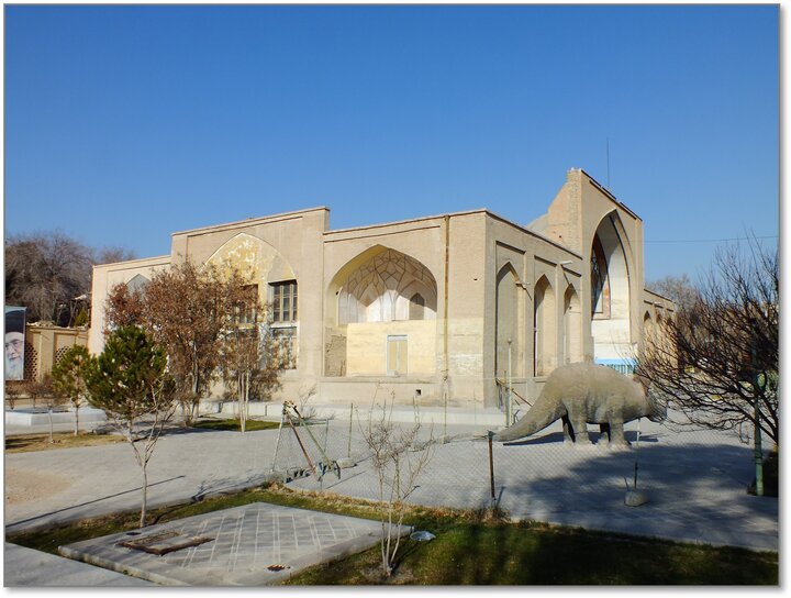سرنوشت یک میراث جهانی زیر سایه اختلافات؛ تالار تیموری در معرض تخریب سایه اختلاف بر یک میراث جهانی؛ تالار تیموری اصفهان در معرض تخریب