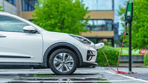 مزایا و معایب خودروهای پلاگین-هیبریدی مزایا و معایب خودروهای پلاگین-هیبریدی