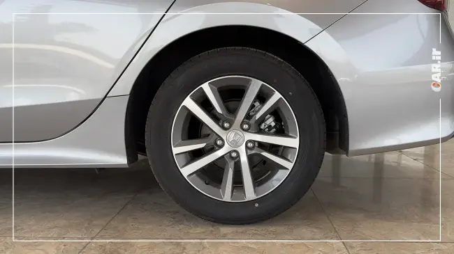 هوندا سیویک در مقابل مزدا 3! رقبای قدیمی با نسلهای جدید هوندا سیویک (8).webp