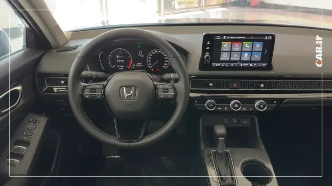 هوندا سیویک در مقابل مزدا 3! رقبای قدیمی با نسلهای جدید هوندا سیویک (19).webp