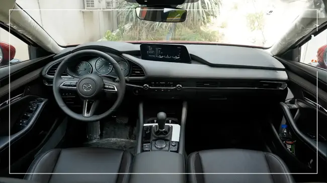 هوندا سیویک در مقابل مزدا 3! رقبای قدیمی با نسلهای جدید مزدا 3 آفتاب خودرو (8).webp