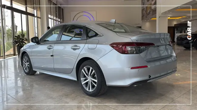 هوندا سیویک در مقابل مزدا 3! رقبای قدیمی با نسلهای جدید هوندا سیویک (9).webp