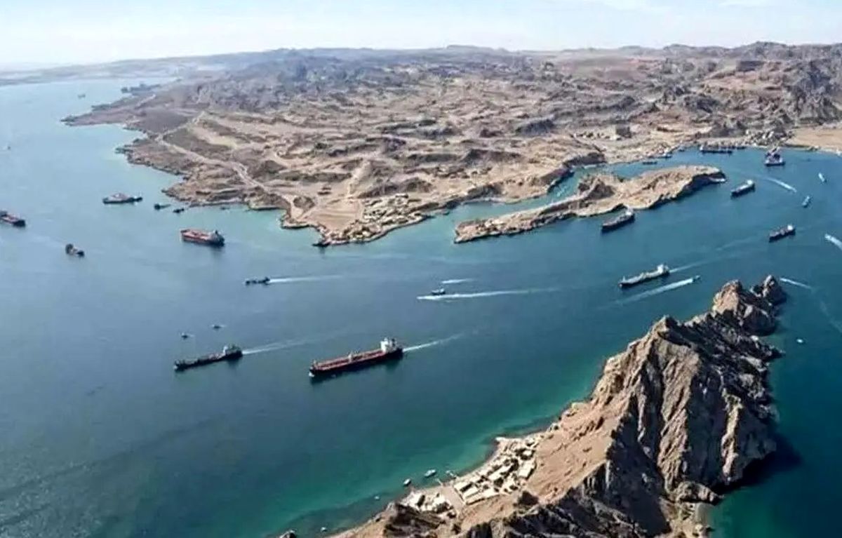 آخرین وضعیت محاصره دریایی و کشتیرانی در تنگه هرمز/ بلومبرگ گزارش کرد آخرین وضعیت محاصره دریایی و کشتیرانی در تنگه هرمز/ بلومبرگ گزارش کرد