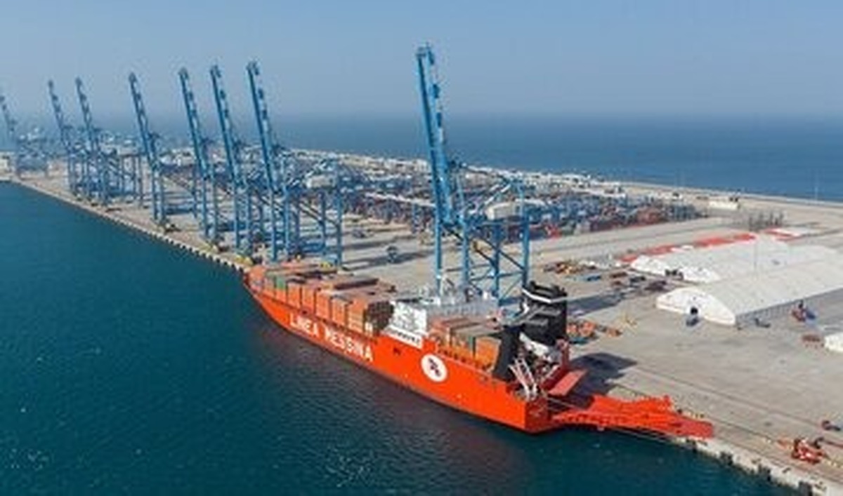 اختلال در انتقال منابع ارزی ایران از دوبی / ایران به دنبال جایگزین مناسب برای امارات است؟ اختلال در انتقال منابع ارزی ایران از دوبی / ایران به دنبال جایگزین مناسب برای امارات است؟