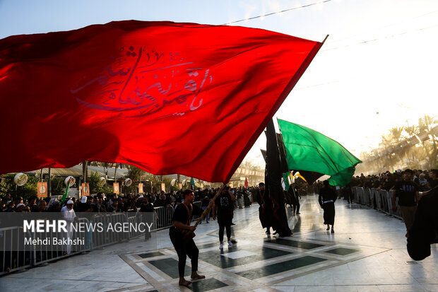 اربعین حسینی نماد پیوند عمیق ملت ایران و عراق است اربعین حسینی نماد پیوند عمیق ملت ایران و عراق است