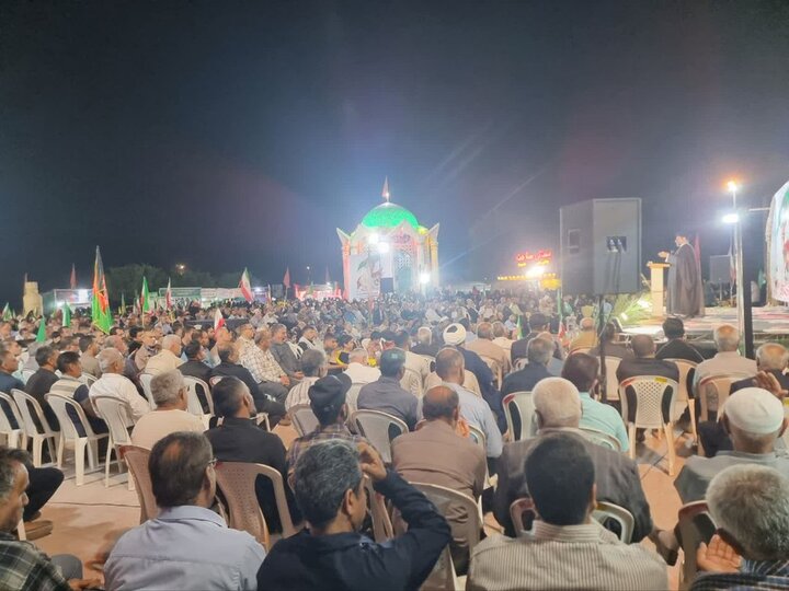 امام جمعه گناوه: تفرقه افکنی بین مردم و مسئولان راهبرد دشمن است امام جمعه گناوه: تفرقه افکنی بین مردم و مسئولان راهبرد دشمن است