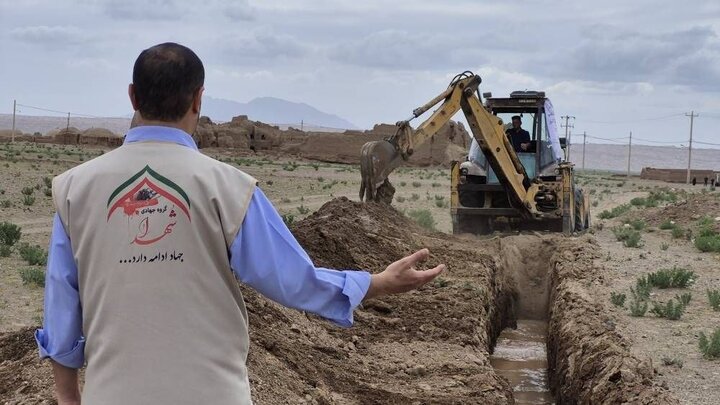 ایثار جهادگران گروه جهادی شهدا برای رفع بی آبی روستای عبدالملکی سبزوار ایثار جهادگران گروه جهادی شهدا برای رفع بی آبی روستای عبدالملکی سبزوار
