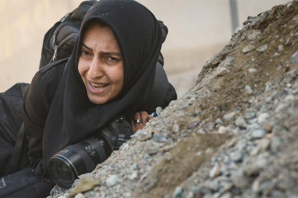 ایستادن در آتش؛ روایت عکاس شجاعی که ماند تاانفجارهای پل B۱را روایت کند ایستادن در آتش؛ روایت عکاس شجاعی که ماند تاانفجارهای پل B۱را روایت کند