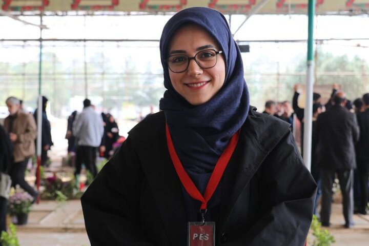 بانوی عکاس از ۴۰ روز بیم و امید گفت؛ قابهایی که در بهشت زهرا جاماند بانوی عکاس از ۴۰ روز بیم و امید گفت؛ قابهایی که در بهشت زهرا جاماند