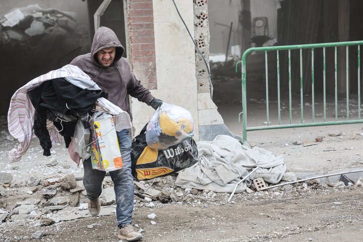 بانوی عکاس از ۴۰ روز بیم و امید گفت؛ قابهایی که در بهشت زهرا جاماند بانوی عکاس از ۴۰ روز بیم و امید گفت؛ قابهایی که در بهشت زهرا جاماند