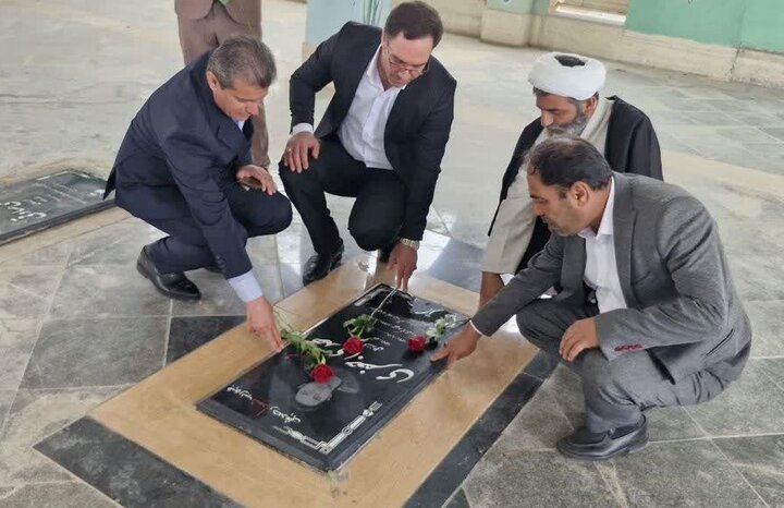 تجدید میثاق با آرمانهای شهدا در تنگستان برگزار شد تجدید میثاق با آرمانهای شهدا در تنگستان برگزار شد