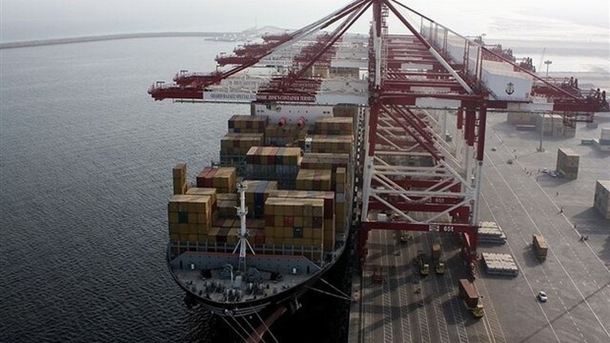 تردد کالا در مرزهای زمینی به شکل محدودتر در جریان است تردد کالا در مرزهای زمینی به شکل محدودتر در جریان است