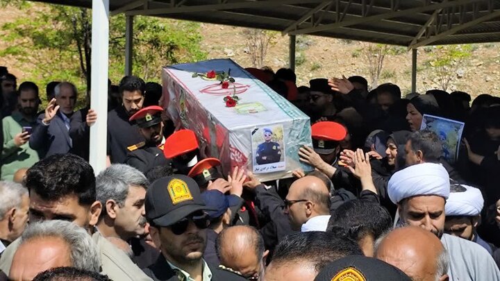 تشییع پیکر شهید «میلاد مرادیتبار» در خرمآباد تشییع پیکر شهید «میلاد مرادیتبار» در خرمآباد