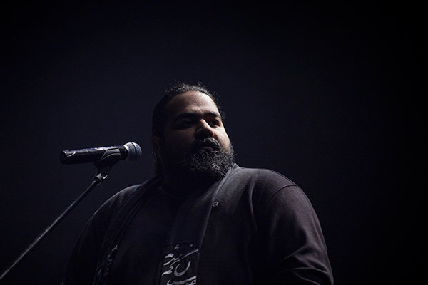 تلاشهای یک کنشگر موسیقی در جنگ؛ «مشکی پوش» سنگ تمام گذاشت تلاشهای یک کنشگر موسیقی در جنگ؛ «مشکی پوش» سنگ تمام گذاشت