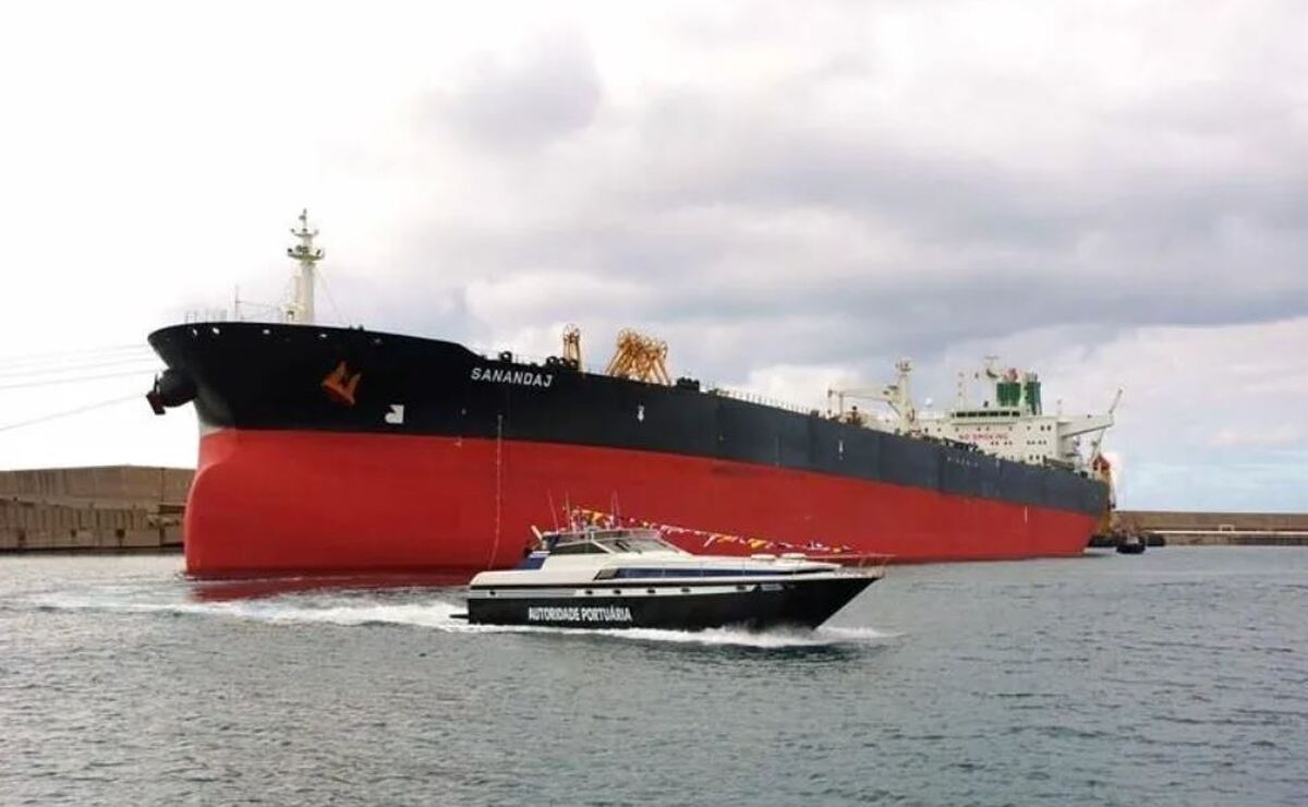 توقیف ۳۸۰ میلیون دلار نفت ایران توسط آمریکا/ تانکرترکرز مدعی شد توقیف ۳۸۰ میلیون دلار نفت ایران توسط آمریکا/ تانکرترکرز مدعی شد