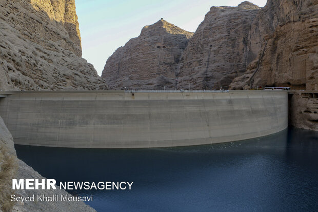 خروجی سد دز به ۹۰۰ مترمکعب رسید خروجی سد دز به ۹۰۰ مترمکعب رسید