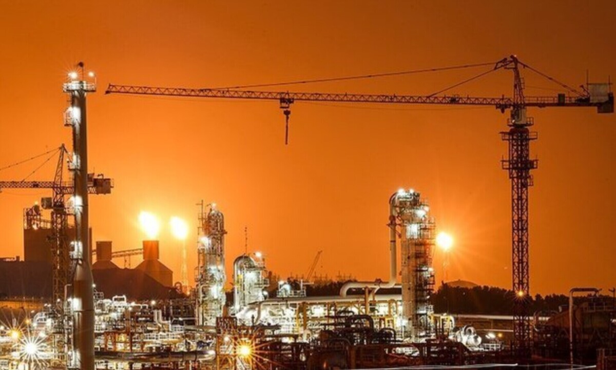 در حمله به پتروشیمیها چه کسی بیشتر ضرر کرد؟/ مقایسه خسارت وارد شده به پتروشیمیهای ایران و دیگر کشورها در حمله به پتروشیمیها چه کسی بیشتر ضرر کرد؟/ مقایسه خسارت وارد شده به پتروشیمیهای ایران و دیگر کشورها