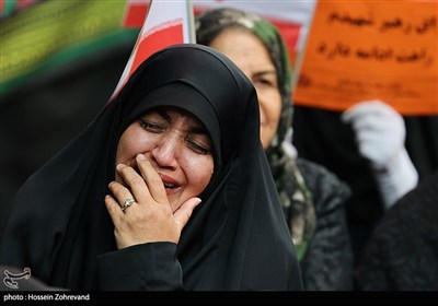 در سوگ «پدر»؛ میثاق کارگران با رهبر شهید در خیابان کشوردوست در سوگ «پدر»؛ میثاق کارگران با رهبر شهید در خیابان کشوردوست