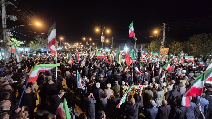 دشمن برای نجات از شکست، در حال دست و پا زدن است دشمن برای نجات از شکست، در حال دست و پا زدن است