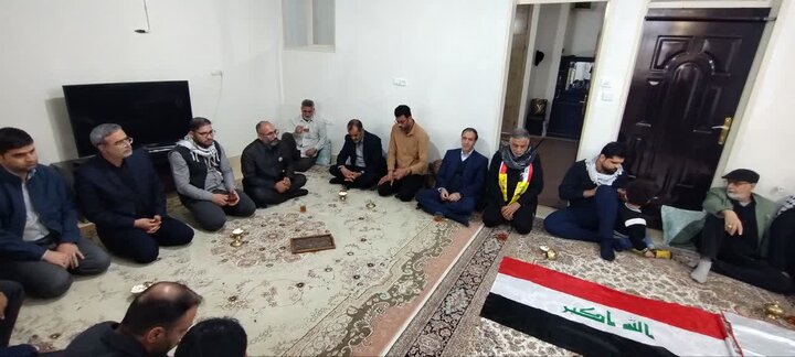 دیدار جمعی از موکب داران کشور عراق با خانواده شهیدان «سفیدپری» دیدار جمعی از موکب داران کشور عراق با خانواده شهیدان «سفیدپری»