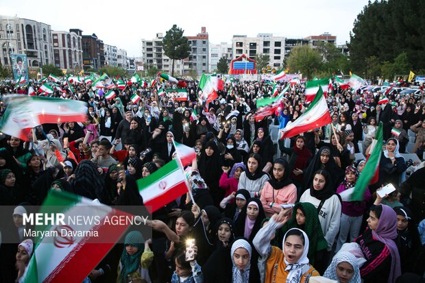 رفیعی: ایستادگی مردم قواعد نظامی و سیاسی دنیا را تغییر داد رفیعی: ایستادگی مردم قواعد نظامی و سیاسی دنیا را تغییر داد