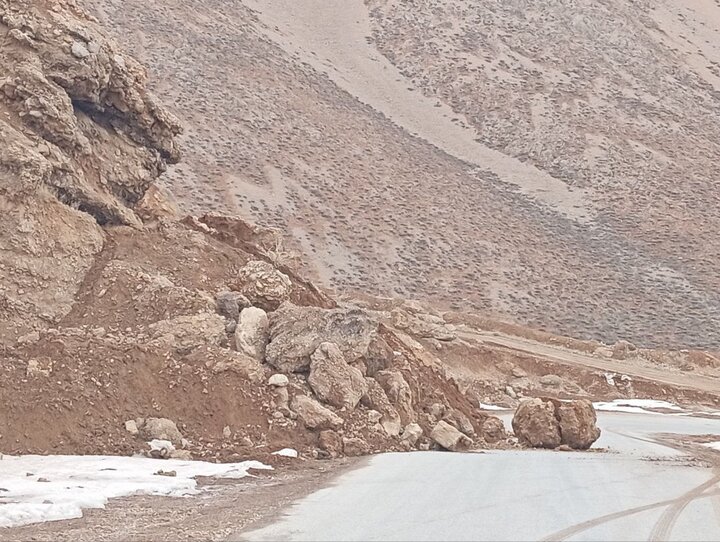 سرنشینان خودروی حادثه دیده در آزادراه تهران-پردیس تخلیه شدند سرنشینان خودروی حادثه دیده در آزادراه تهران-پردیس تخلیه شدند
