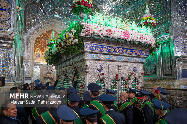 شاهچراغ(ع)؛ چراغ همیشه روشن ولایت در قلب ایران اسلامی شاهچراغ(ع)؛ چراغ همیشه روشن ولایت در قلب ایران اسلامی