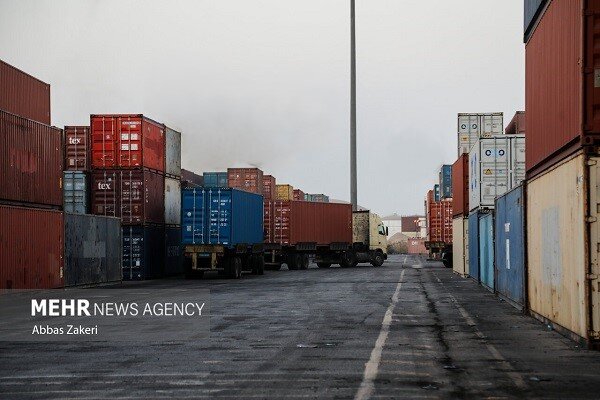 صادرات از مرز مهران طی فروردین ماه ۱۰۰ درصد افزایش یافت صادرات از مرز مهران طی فروردین ماه ۱۰۰ درصد افزایش یافت