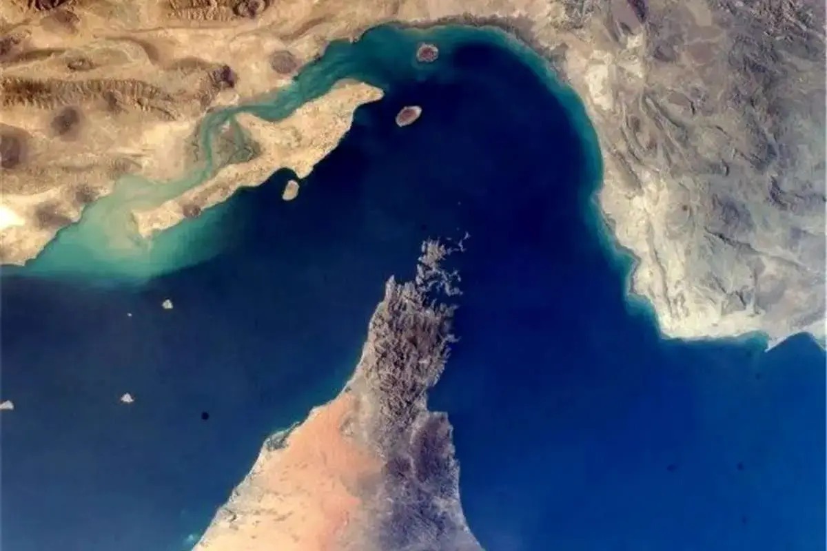 قیمت نفت بعد از توقف تردد در تنگۀ هرمز شدیدا افزایش یافت قیمت نفت بعد از توقف تردد در تنگۀ هرمز شدیدا افزایش یافت