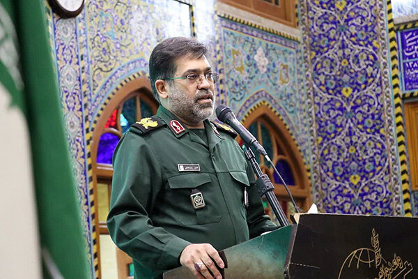 میانه رو در ایران معنا و مفهوم ندارد؛همه تا آخرین قطره خون ایستادهایم میانه رو در ایران معنا و مفهوم ندارد؛همه تا آخرین قطره خون ایستادهایم