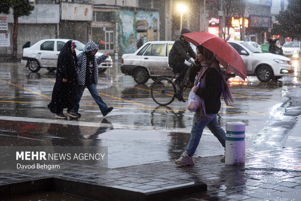 وضعیت جوی یکم اردیبهشت؛بارشهای شدید، تگرگ و کاهش محسوس دما در راه است وضعیت جوی یکم اردیبهشت؛بارشهای شدید، تگرگ و کاهش محسوس دما در راه است