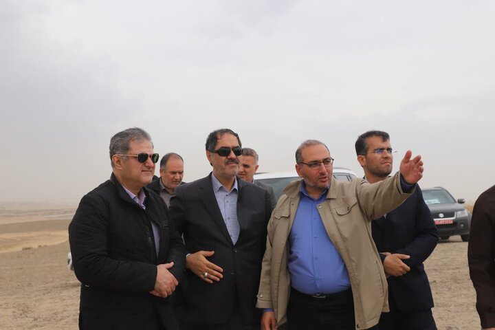 پایش میدانی معاون وزیر راه و شهرسازی از پروژههای نهضت ملی مسکن در قم پایش میدانی معاون وزیر راه و شهرسازی از پروژههای نهضت ملی مسکن در قم