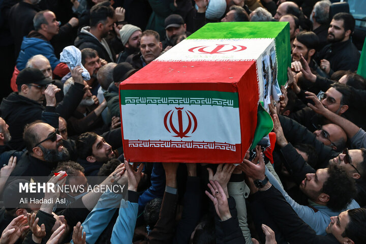 پیکر شهید «امیر حسین عزیزی» فردا در نورآباد تشییع می شود پیکر شهید «امیر حسین عزیزی» فردا در نورآباد تشییع می شود