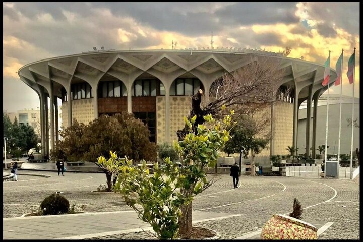 مراسم تکریم و معارفه مدیر کتابخانه تخصصی و اسناد هنرهای نمایشی برگزار شد/ اینجا نسخههای حیرتانگیزی نگهداری میشود مراسم تکریم و معارفه مدیر کتابخانه تخصصی و اسناد هنرهای نمایشی برگزار شد/ اینجا نسخههای حیرتانگیزی نگهداری میشود