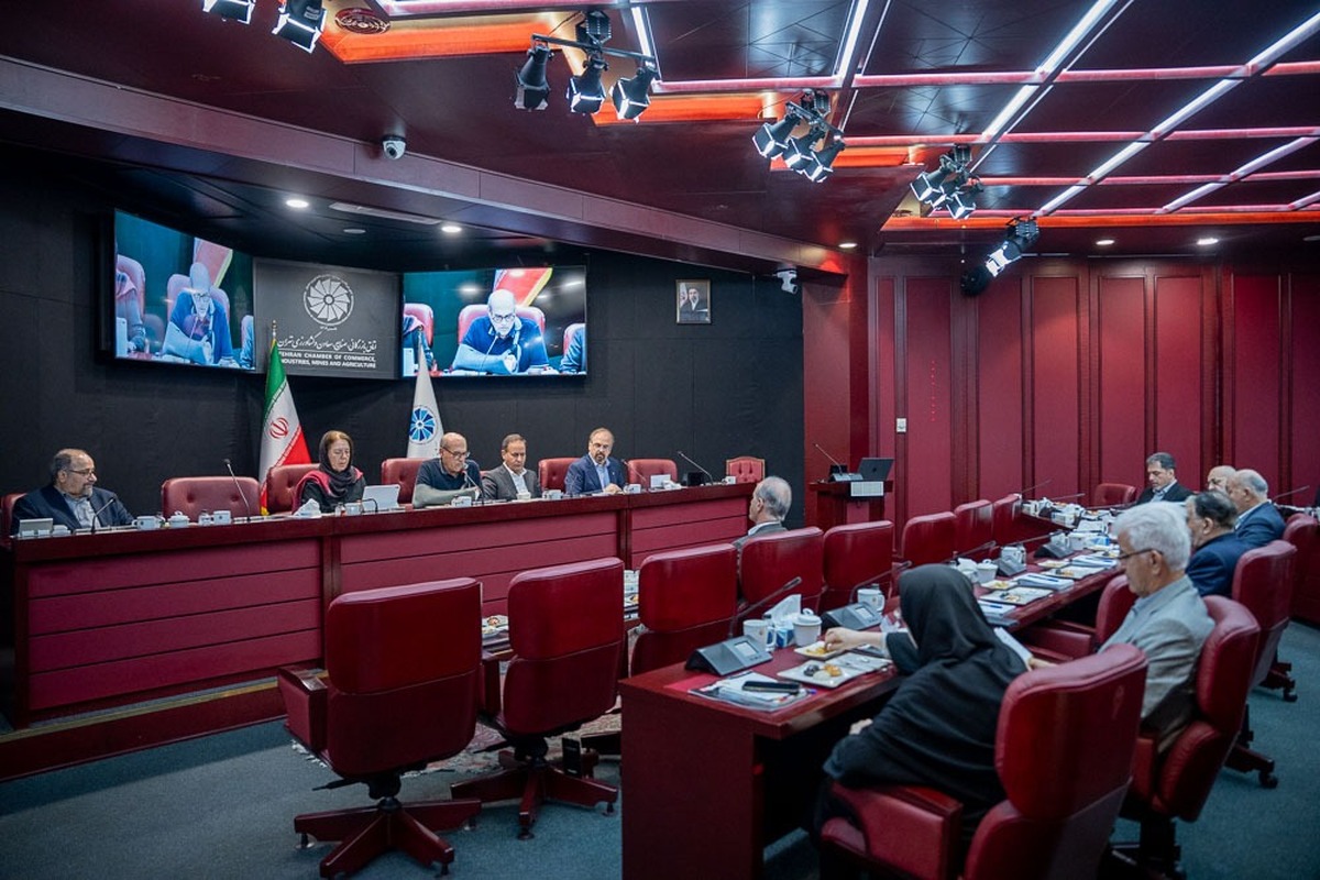 هشدار اتاق تهران به سیاستگذاران؛ بلاتکلیفی اقتصادی سمی است هشدار اتاق تهران به سیاستگذاران؛ بلاتکلیفی اقتصادی سمی است