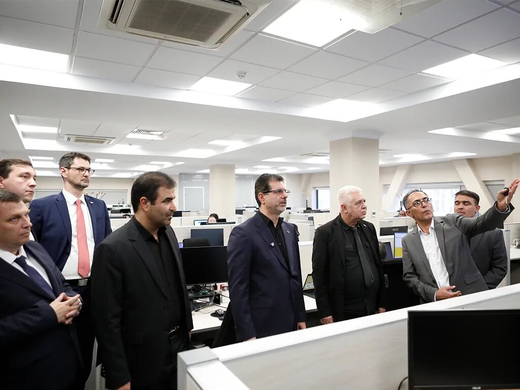 وزیر ارتباطات صربستان از ایرانسل بازدید کرد