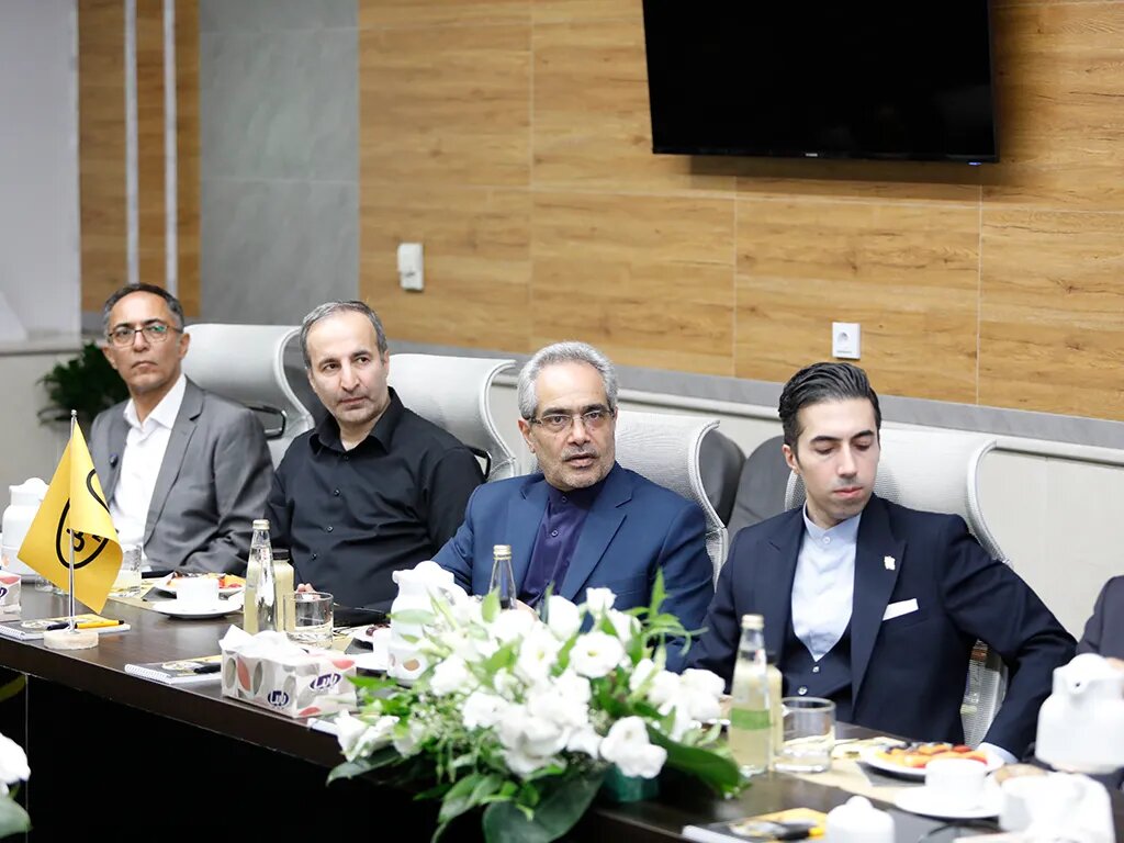 وزیر ارتباطات صربستان از ایرانسل بازدید کرد وزیر ارتباطات صربستان از ایرانسل بازدید کرد