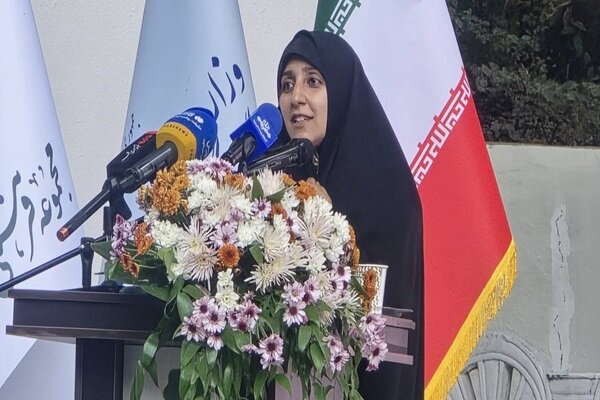 بهروزآذر: زنان در آثار فرشچیان، جانِ زندگی و مرکز آفرینشاند بهروزآذر: زنان در آثار فرشچیان، جانِ زندگی و مرکز آفرینشاند