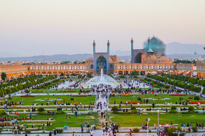 میدان نقش جهان بدون مدیریت واحد؛ فرسایش تدریجی در کمین یک اثر جهانی میدان نقش جهان بدون مدیریت واحد؛ فرسایش تدریجی در کمین یک اثر جهانی